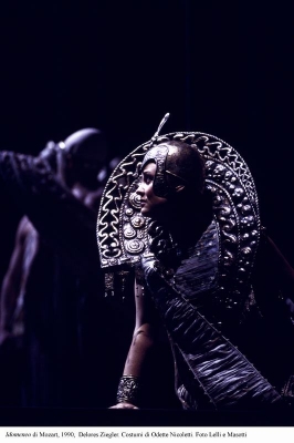 3-Idomeneo di Mozart, 1990, Ziegler. Costumi di Nicoletti. Foto Lelli e Masotti