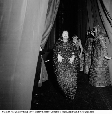 6-Oedipus Rex di Stravinskij, 1969, Horne. Costumi di Pizzi. Foto Piccagliani